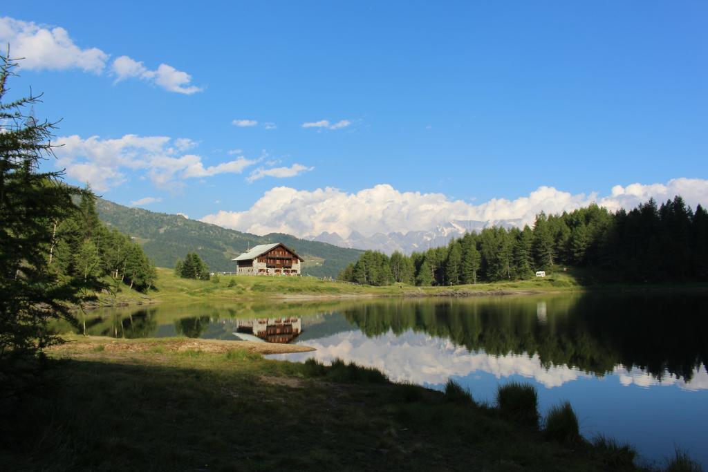Rifugio Al Lago Del Mortirolo In Inverno Raggiungibile Solo A Piedi Monno Εξωτερικό φωτογραφία