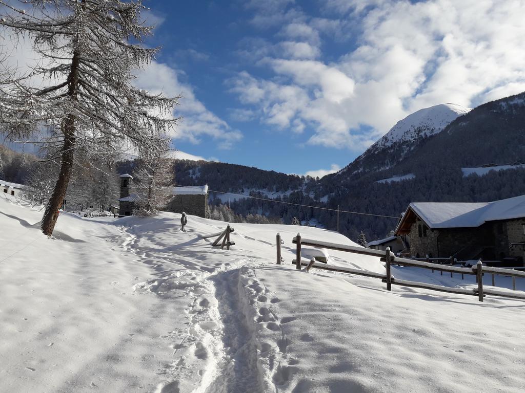 Rifugio Al Lago Del Mortirolo In Inverno Raggiungibile Solo A Piedi Monno Εξωτερικό φωτογραφία