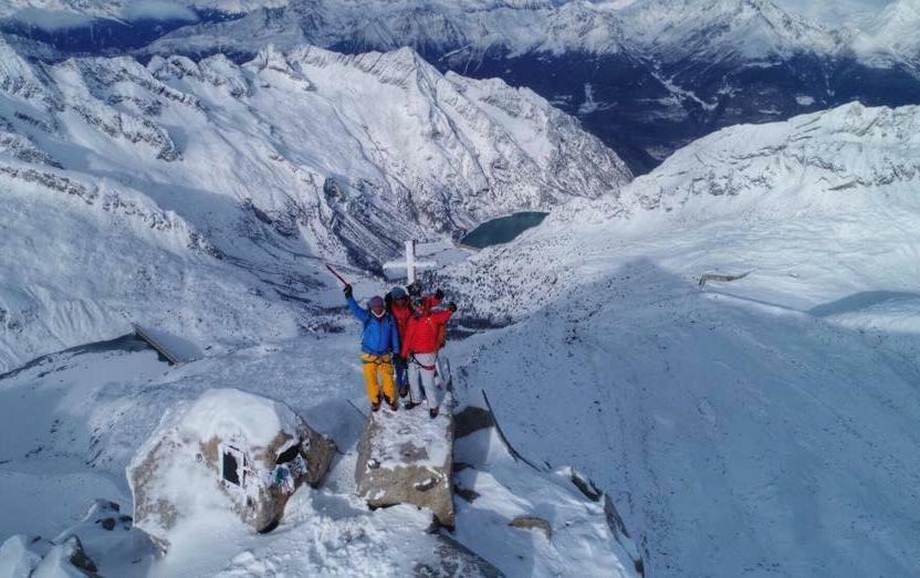 Rifugio Al Lago Del Mortirolo In Inverno Raggiungibile Solo A Piedi Monno Εξωτερικό φωτογραφία